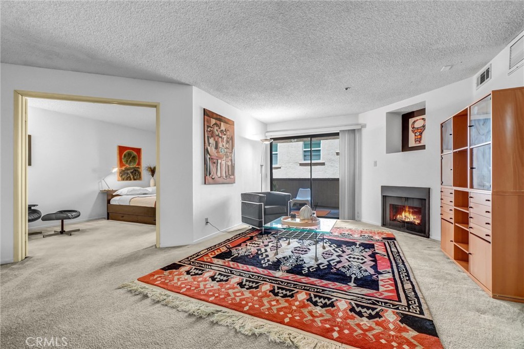 35 Linden Ave Unit 304, Long Beach, CA 90802 — photo 1