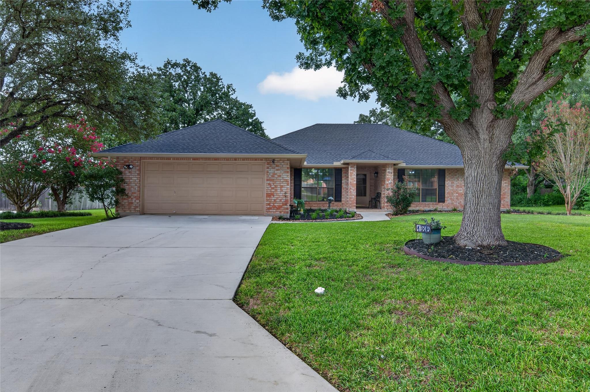 136  Dundee Grace None, New Braunfels, TX 78130 — photo 1