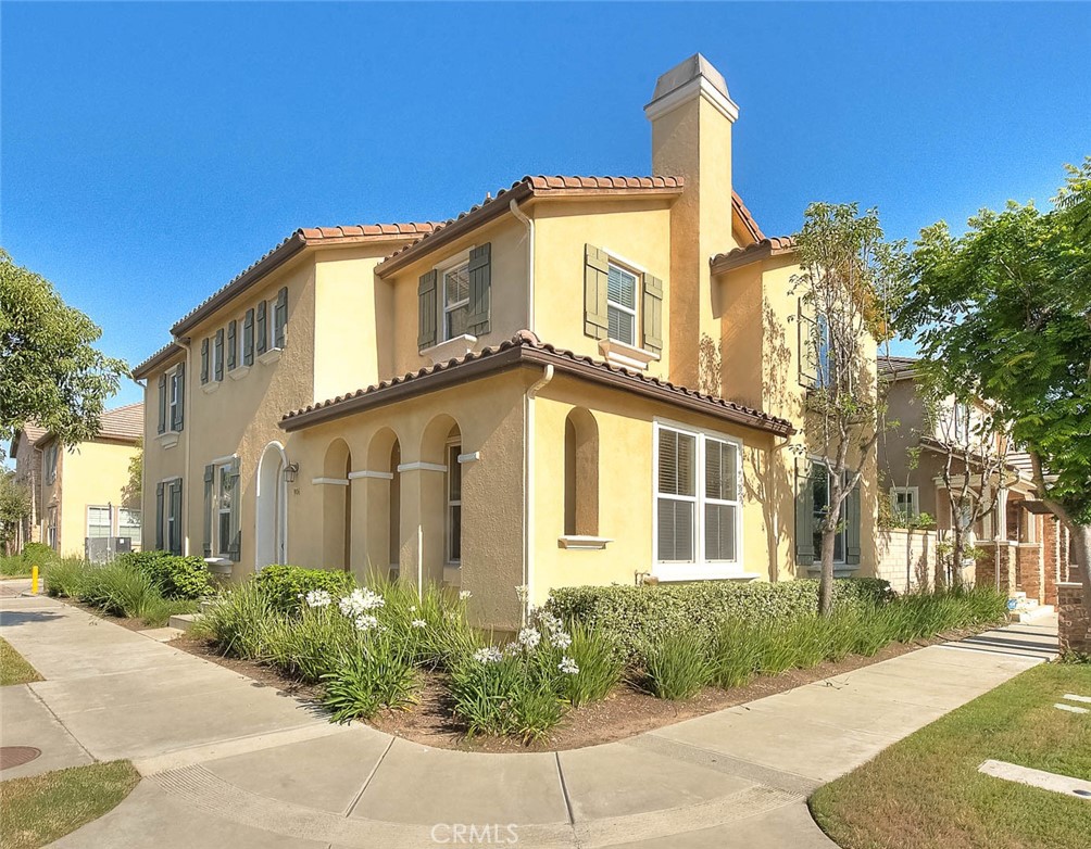 906 N Woodbine, Azusa, CA 91702 — photo 1