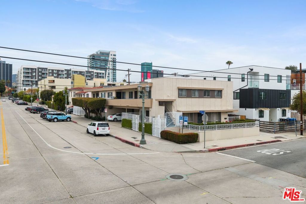 6423 Lexington Avenue, Los Angeles, CA 90038 — photo 1