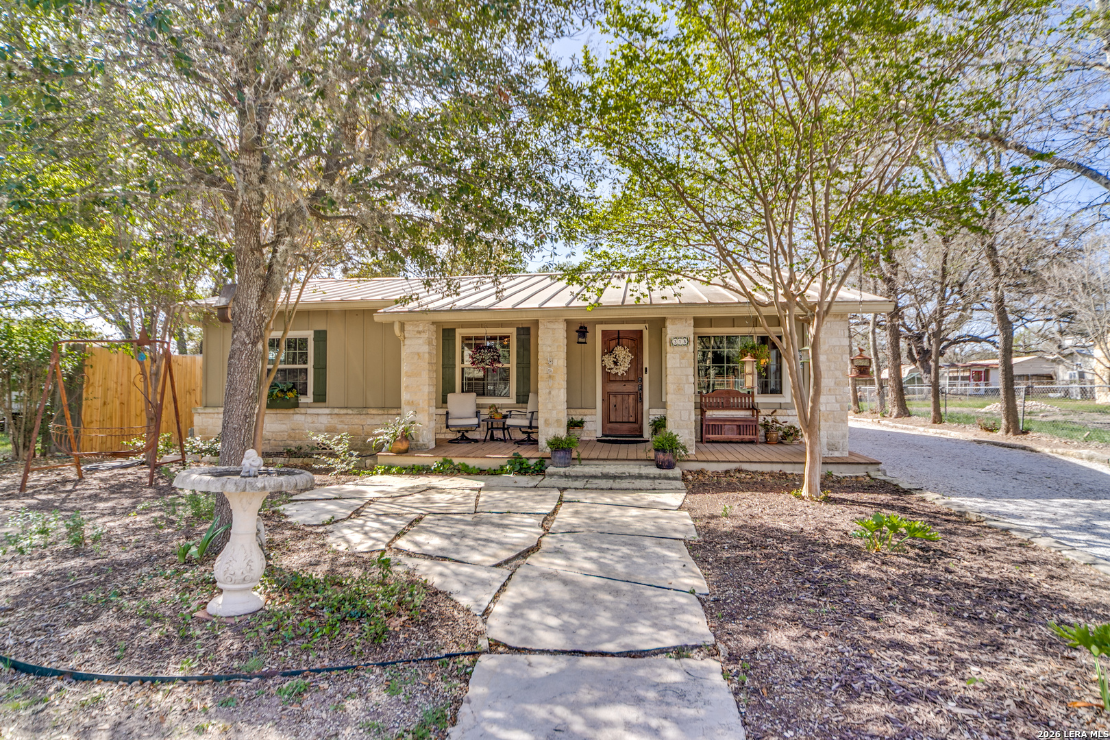 313 Roosevelt, Boerne, TX 78006 — photo 1