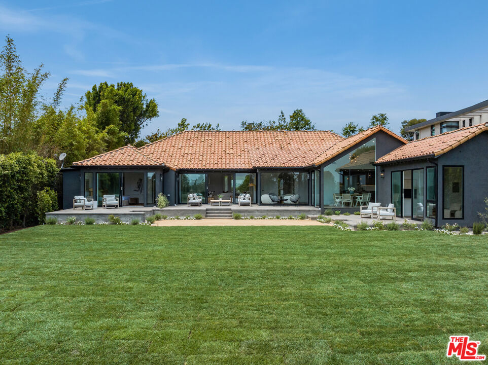 992 Napoli Drive, Pacific Palisades, CA 90272 — photo 1