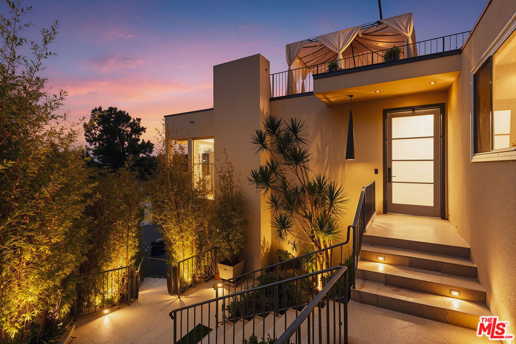 8715 Sunset Plaza Terrace, Los Angeles, CA 90069 — photo 1