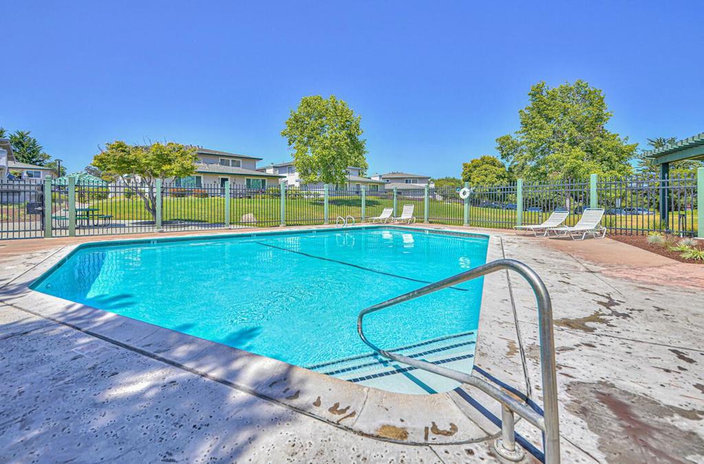4402 Starboard Court