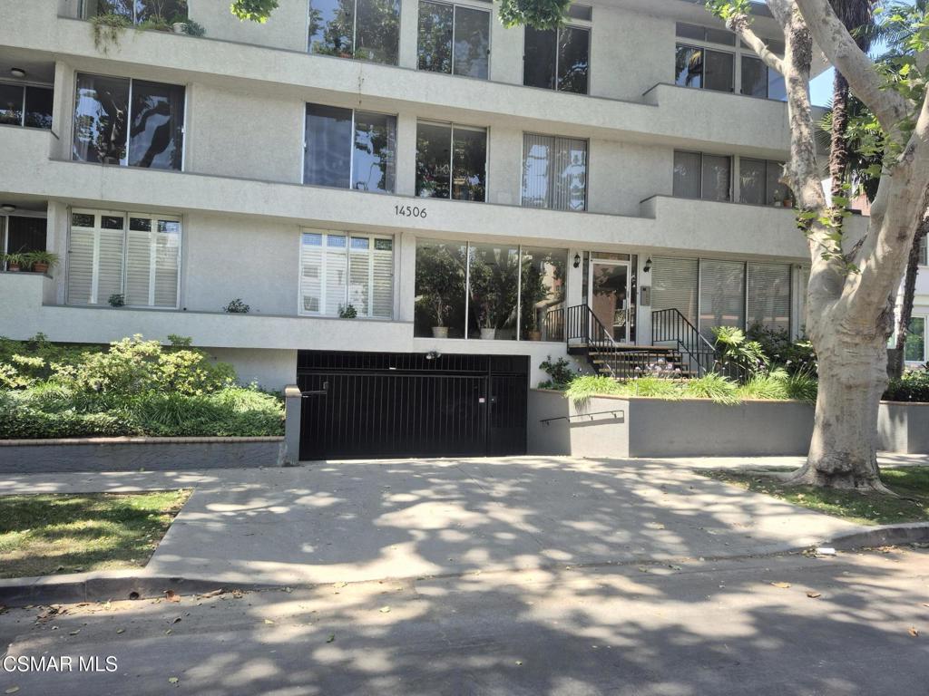 14506 Benefit Street 104, Sherman Oaks, CA 91403 — photo 1