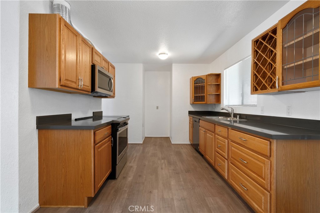 1909 N Summit, Pasadena, CA 91103 — photo 1