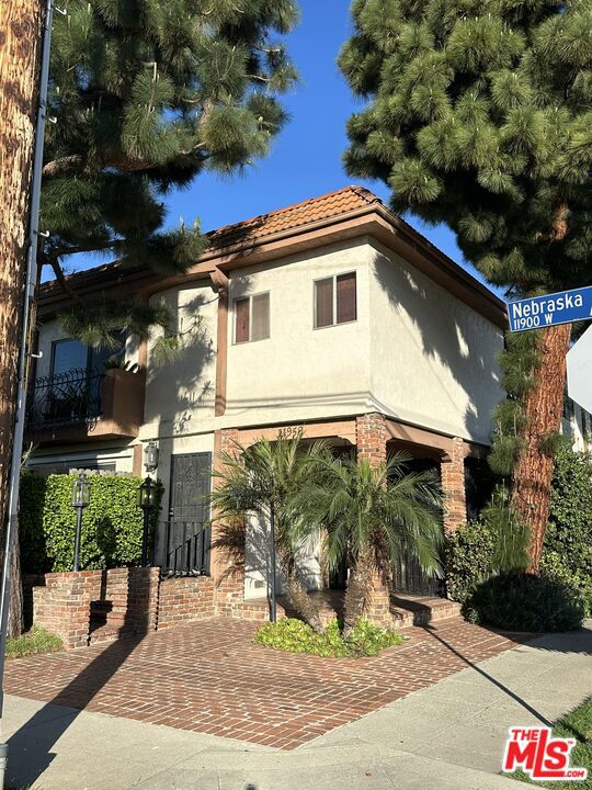 11959 Nebraska Avenue 210, Los Angeles, CA 90025 — photo 1