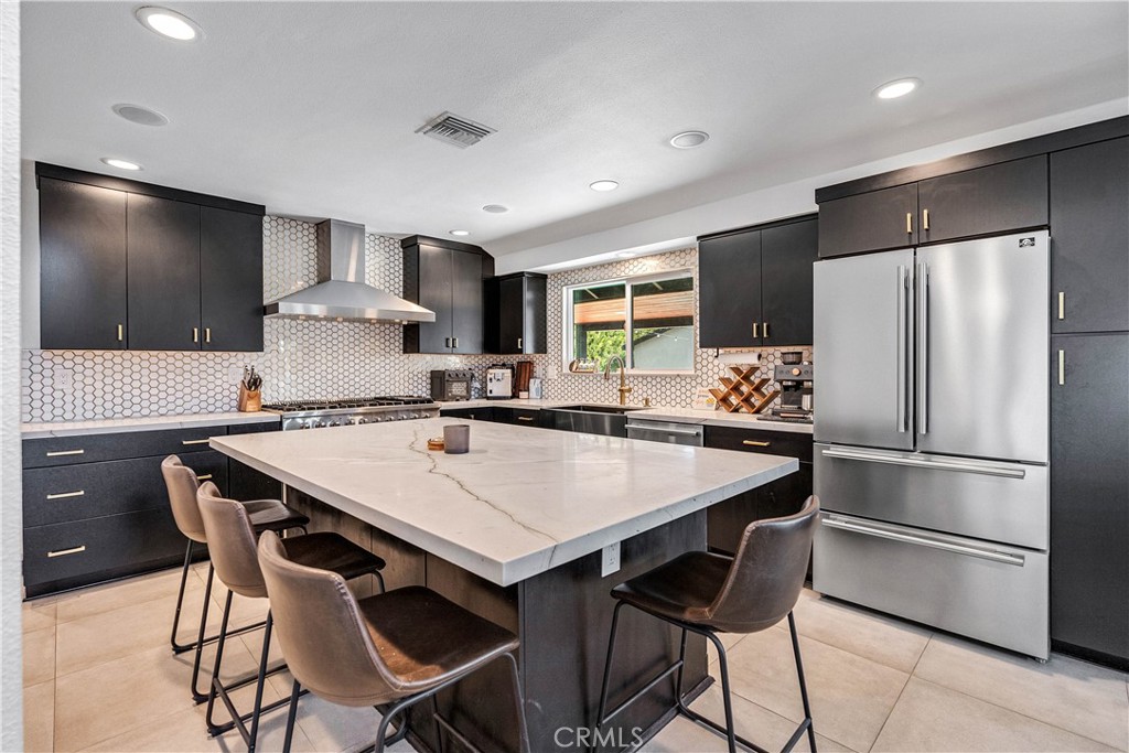 7702 De Soto, Canoga Park, CA 91304 — photo 1