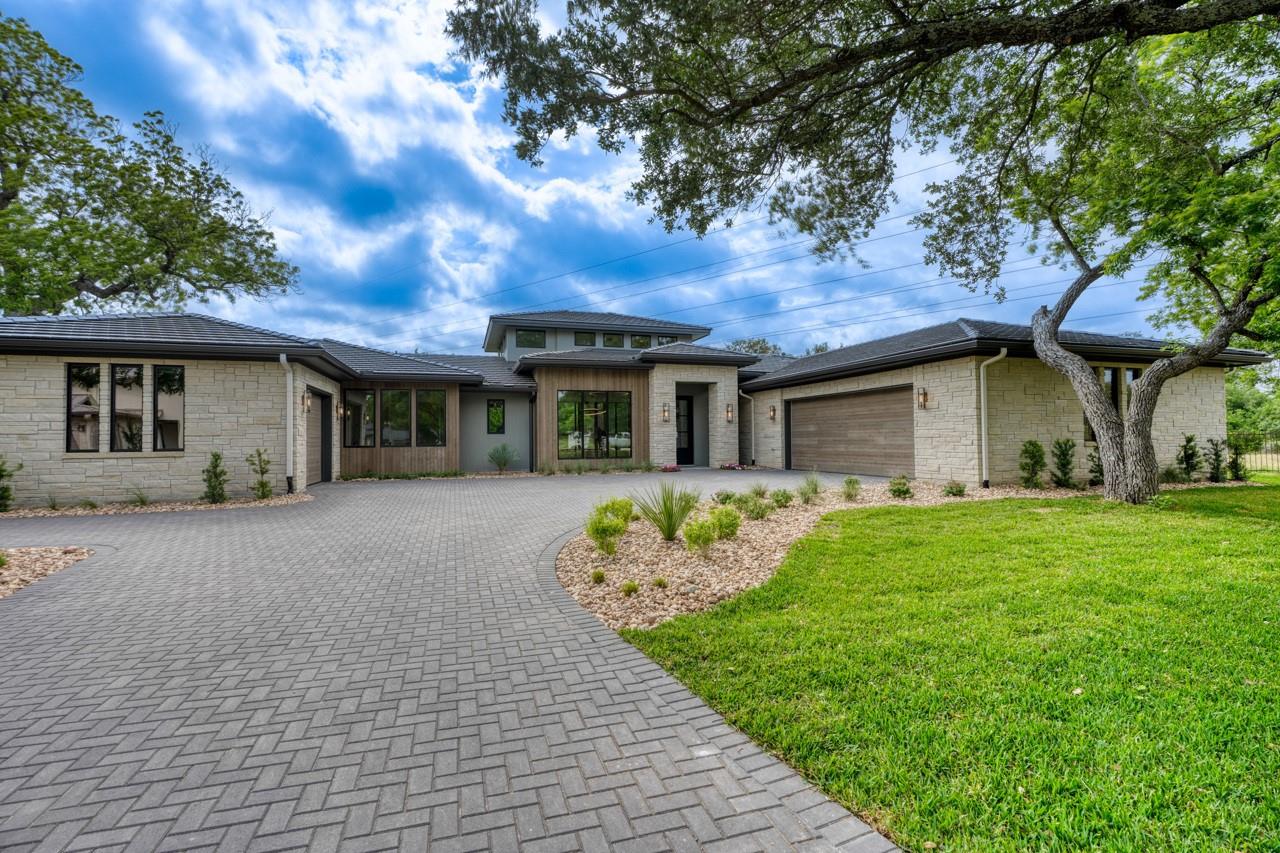 106 Edwards, Horseshoe Bay, TX 78657 — photo 1