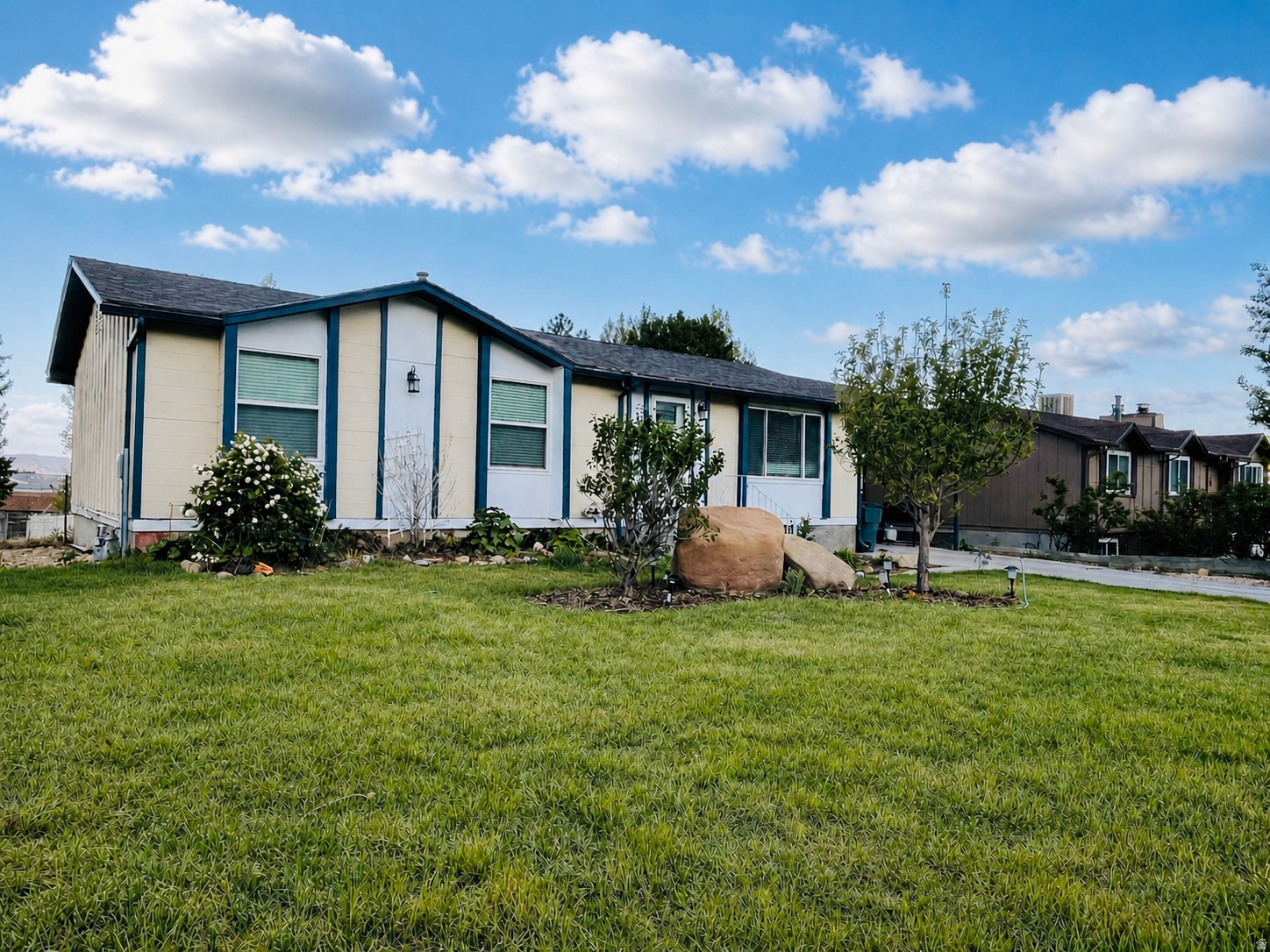 988 N SMITH DR, Price, UT 84501 — photo 1