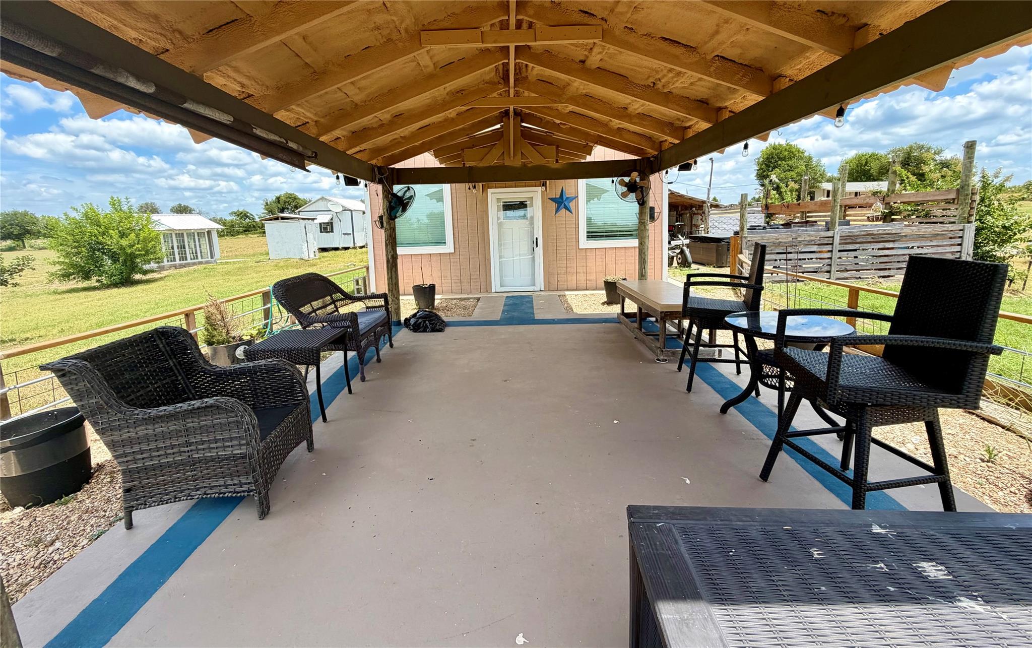 441 Molasses, Dale, TX 78616 — photo 1
