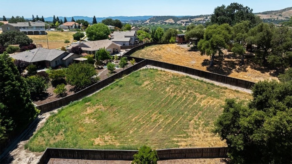 609 Navajo, Paso Robles, CA 93446 — photo 1