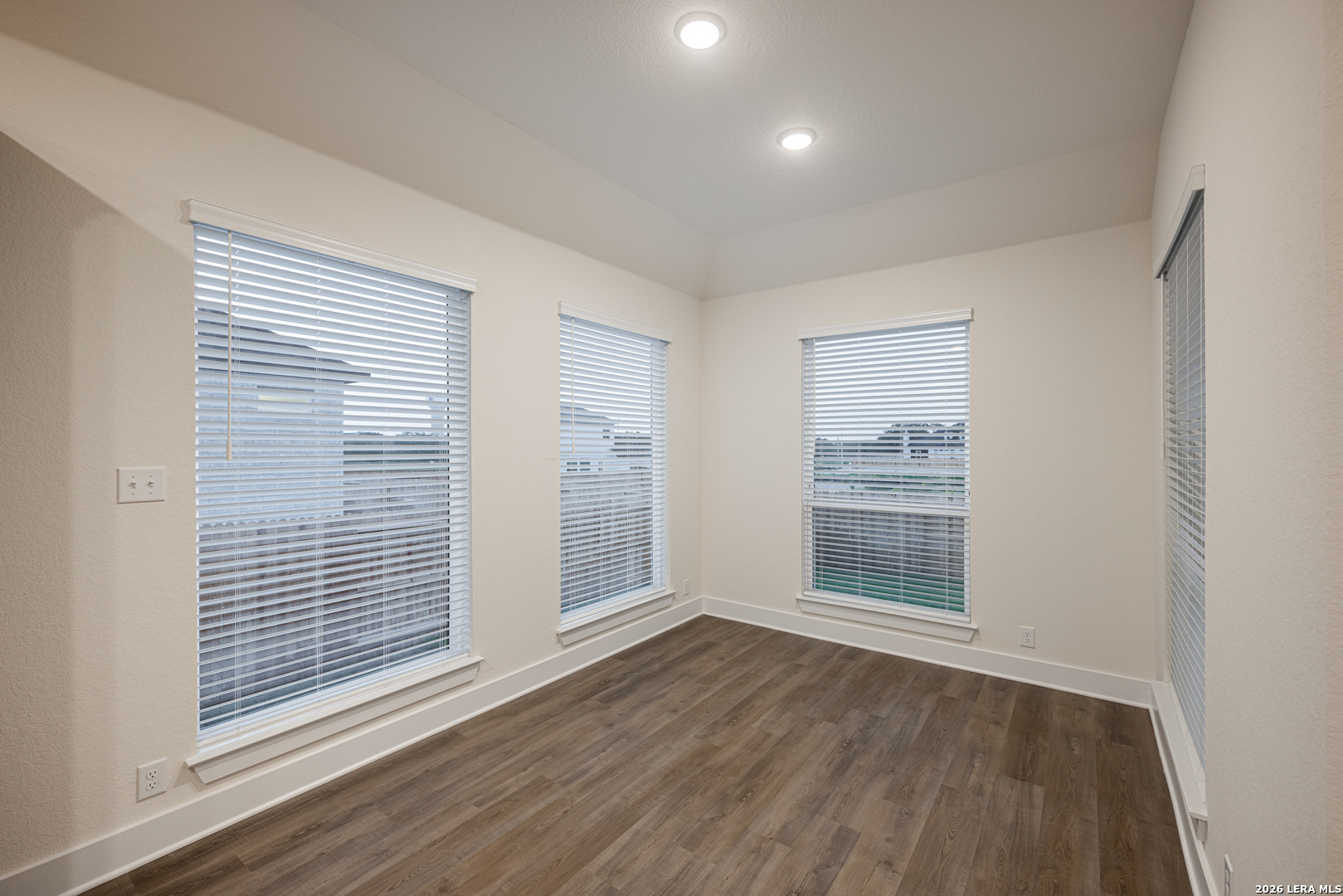 116 Highland Park, ,  78009 — photo 1