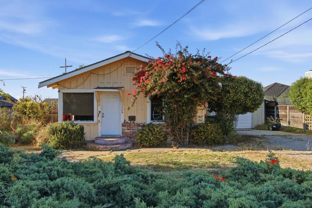 609 Trinity Avenue, Seaside, CA 93955 — photo 1