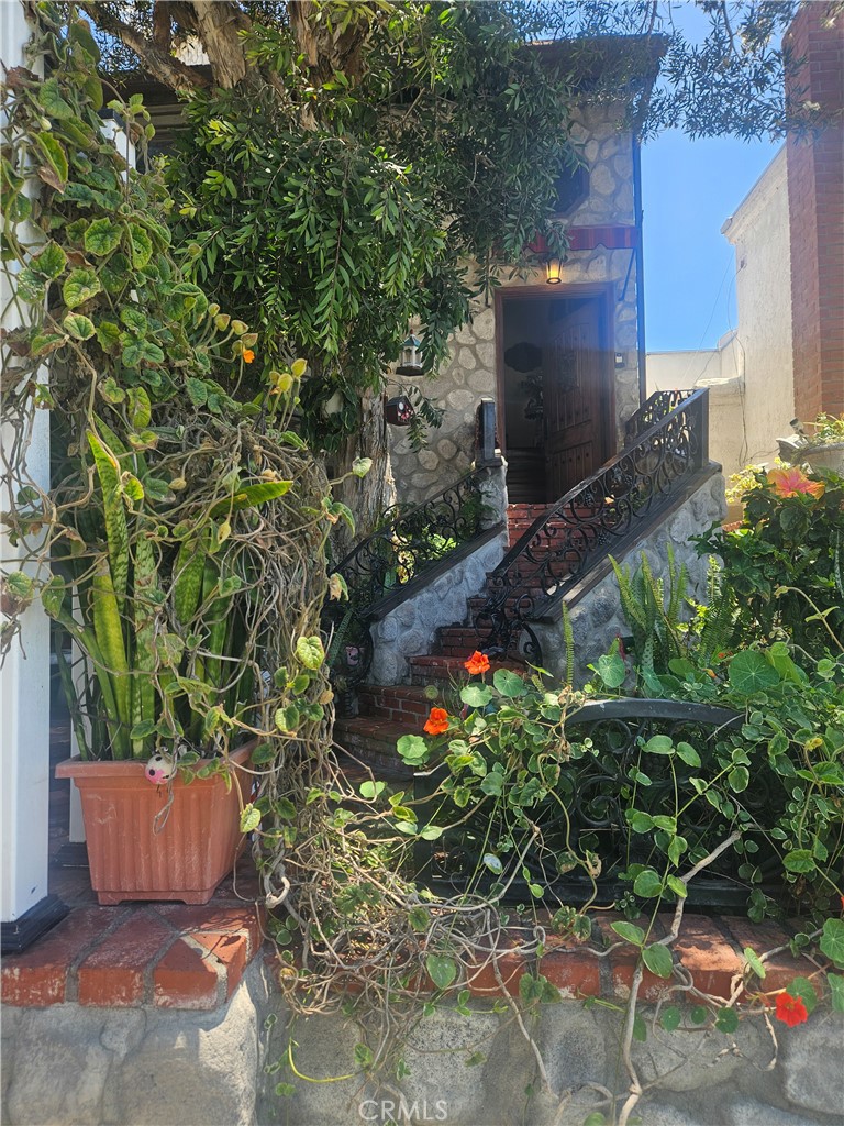 306 6th, Huntington Beach, CA 92648 — photo 1