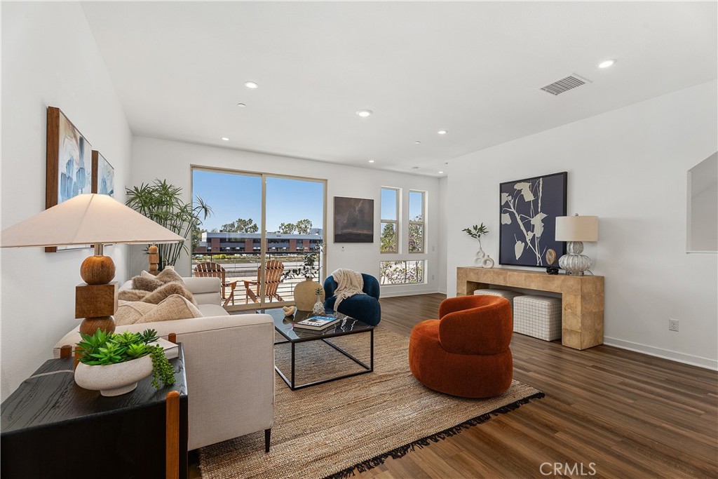 117 Placemark, Irvine, CA 92614 — photo 1