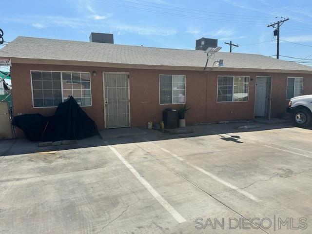 211 W Brighton Ave, El Centro, CA 92243 — photo 1
