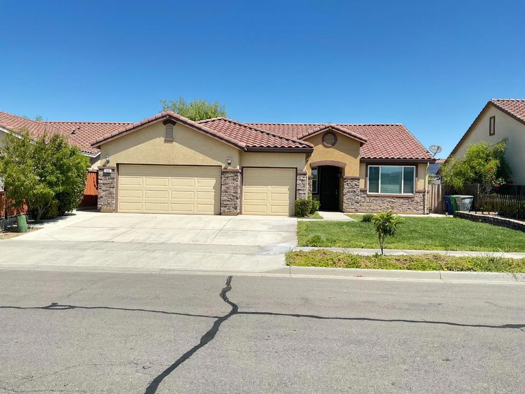 1444 San Pedro Street, Los Banos, CA 93635 — photo 1