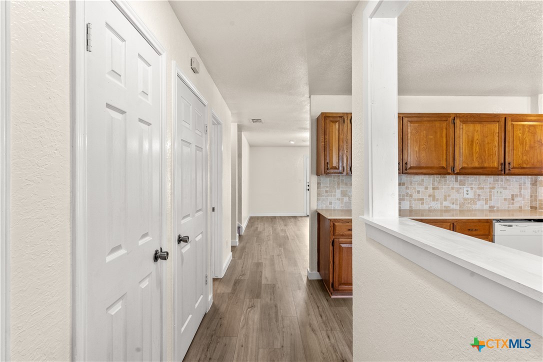 108 Leona, Lockhart, TX 78644 — photo 1