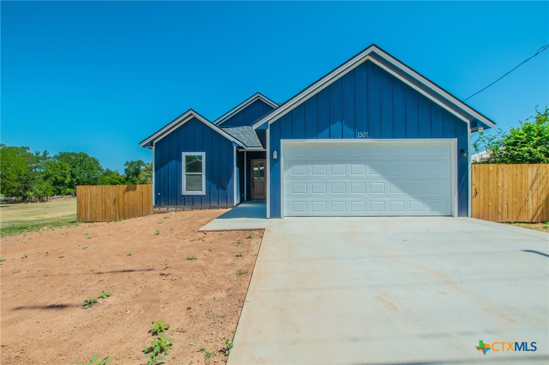 1307 Saint Louis Street, Gatesville, TX 76528 — photo 1