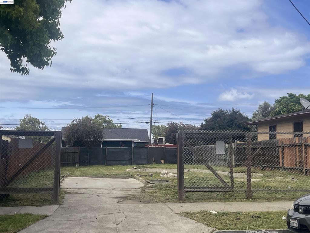 1737 ESMOND AVE, Richmond, CA 94801 — photo 1