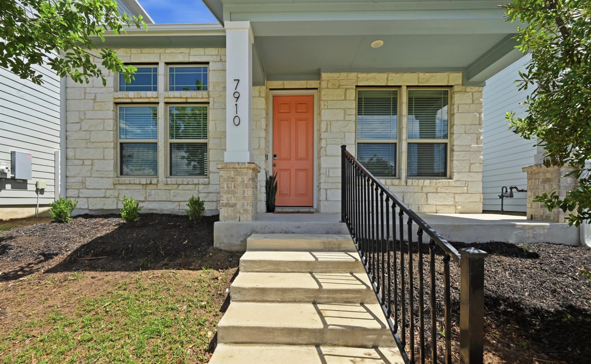 7910 Lennon, Austin, TX 78744 — photo 1