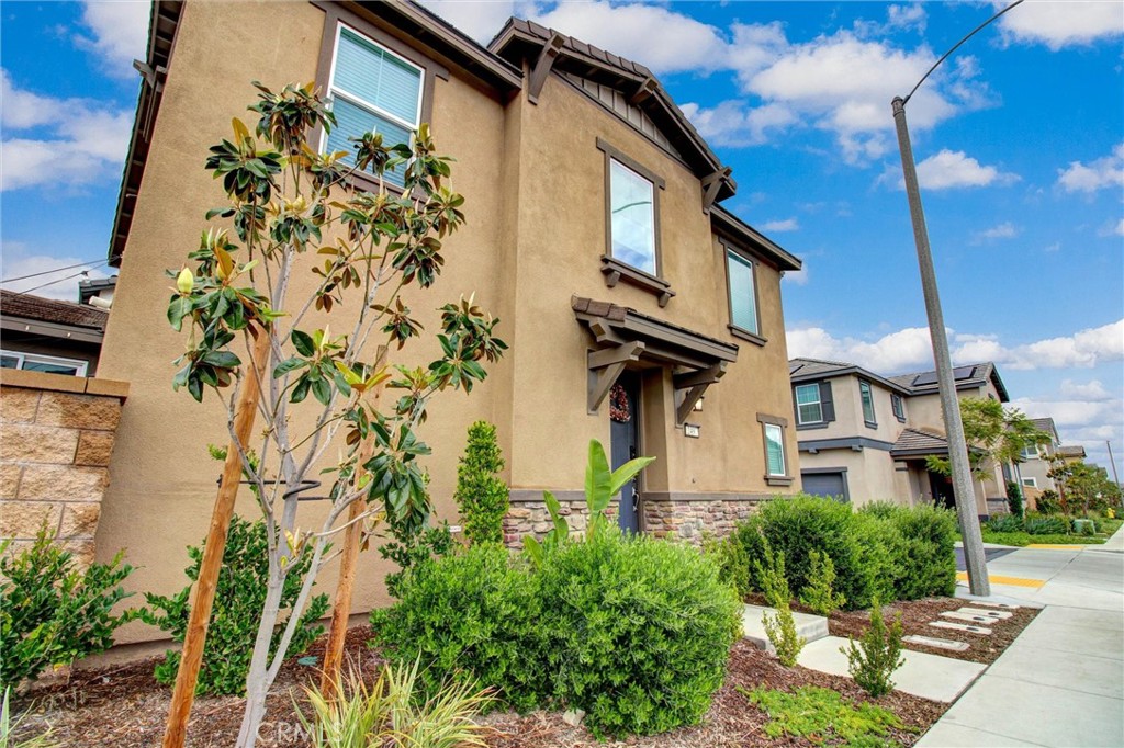 2497 Gunner Ridge, Rialto, CA 92377 — photo 1