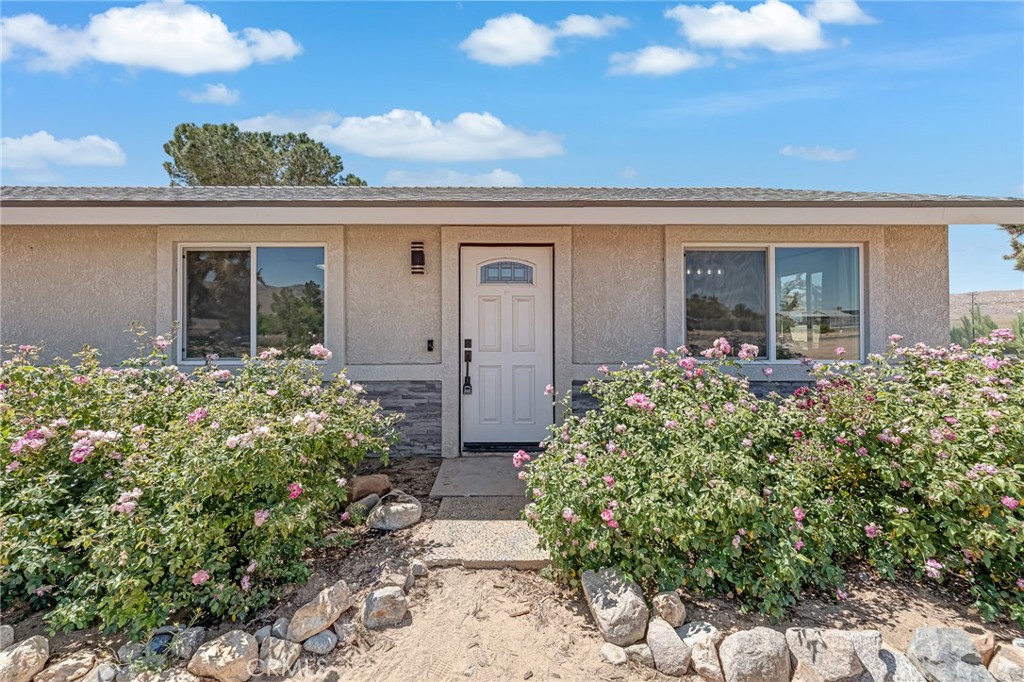 25811 Del Sol, Apple Valley, CA 92308 — photo 1
