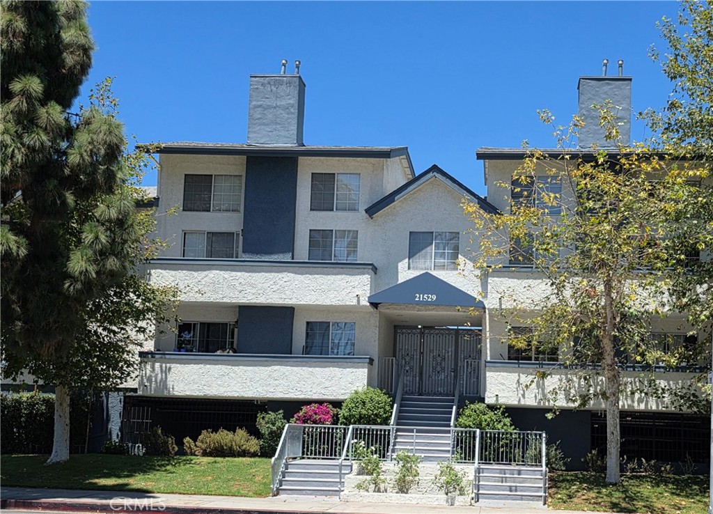 21529 Saticoy Street 217, Canoga Park, CA 91304 — photo 1
