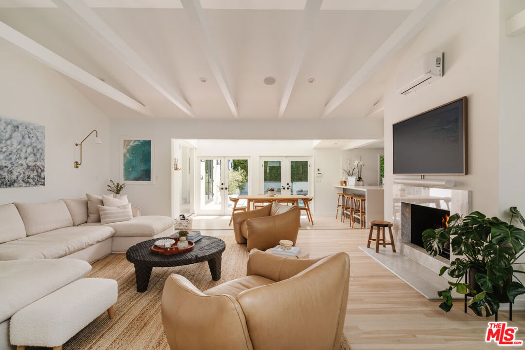 712 San Lorenzo Street, Santa Monica, CA 90402 — photo 1