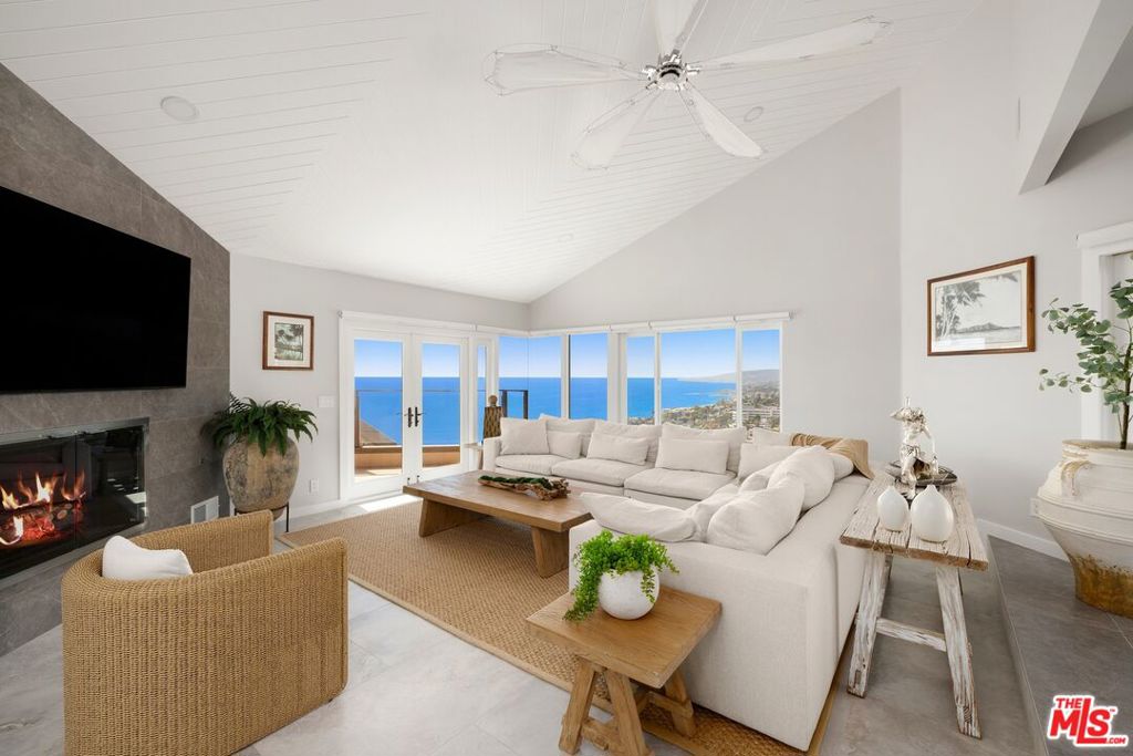 15 N Vista De Catalina, Laguna Beach, CA 92651 — photo 1