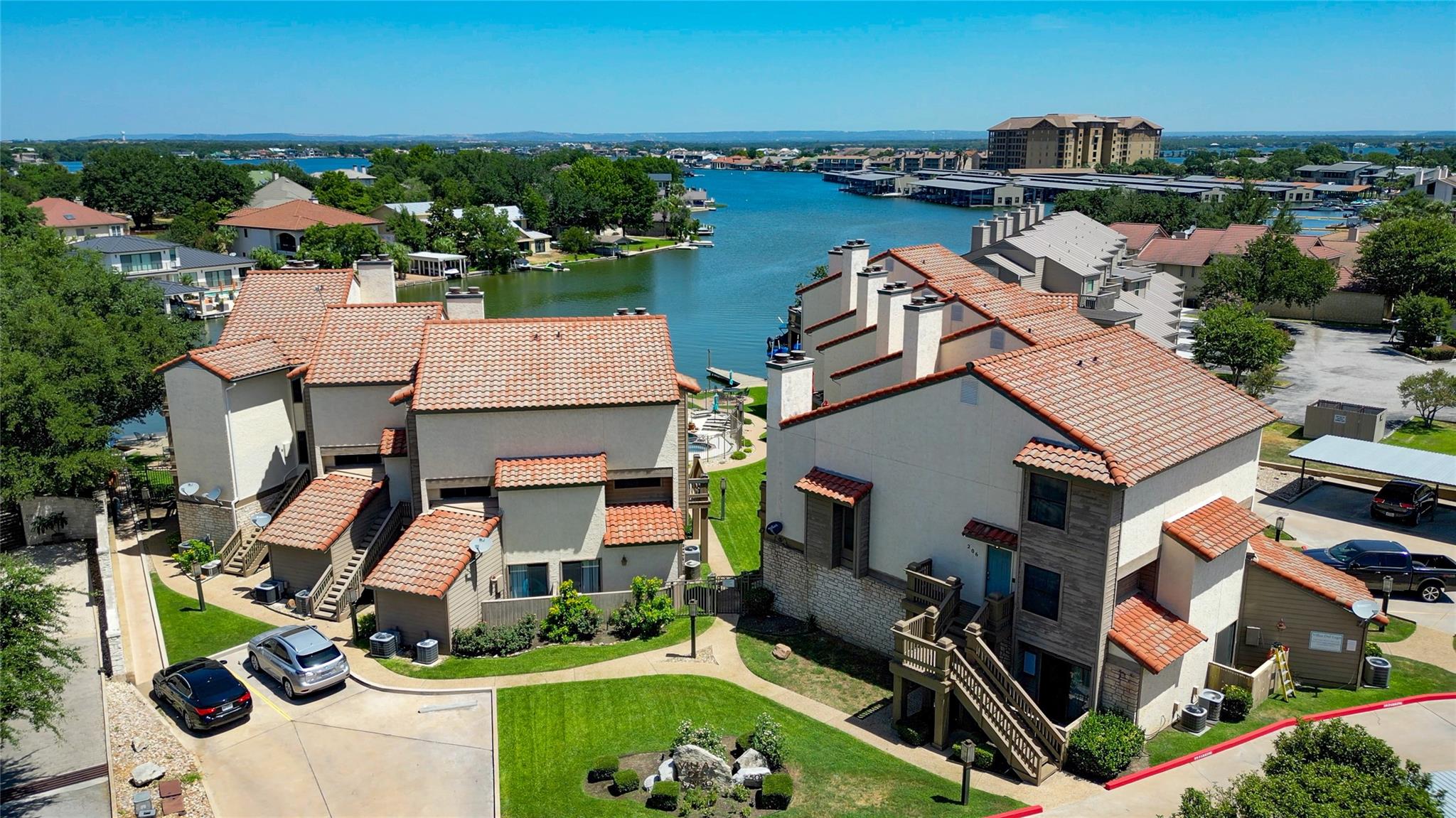 509 Short Circuit, Horseshoe Bay, TX 78657 — photo 1