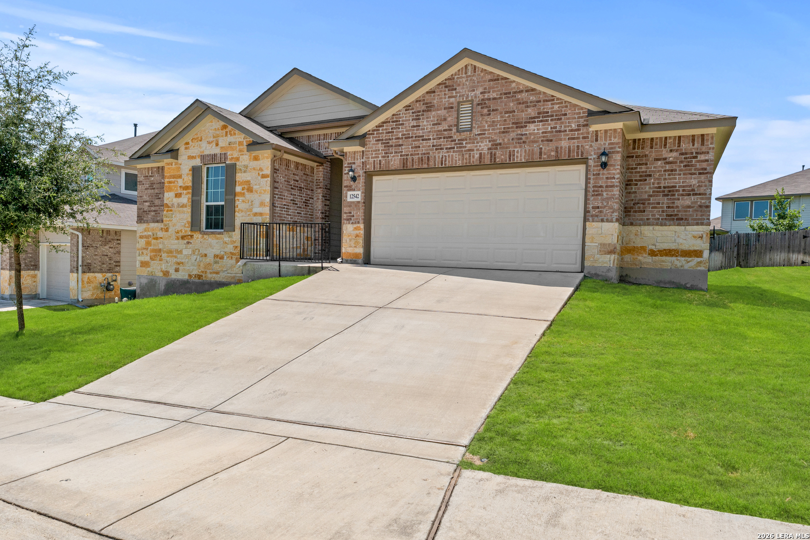 12542 ROTHAU DR, ,  78154 — photo 1