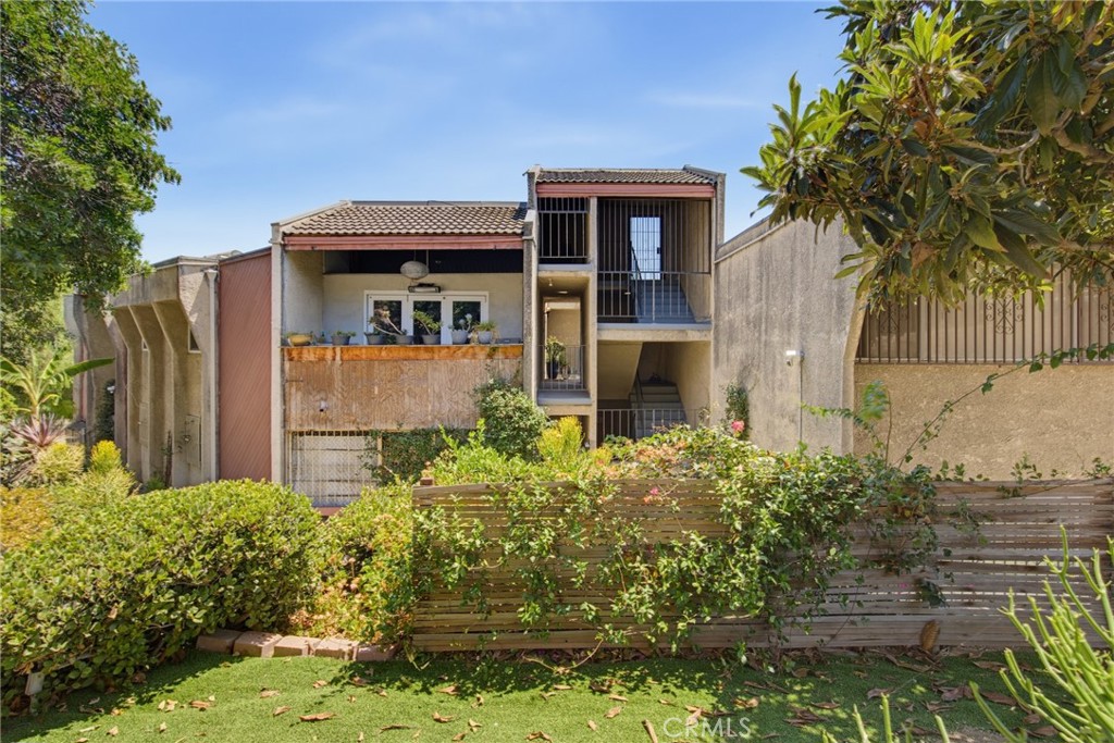 1550 Stadium Way 7, Los Angeles, CA 90012 — photo 1