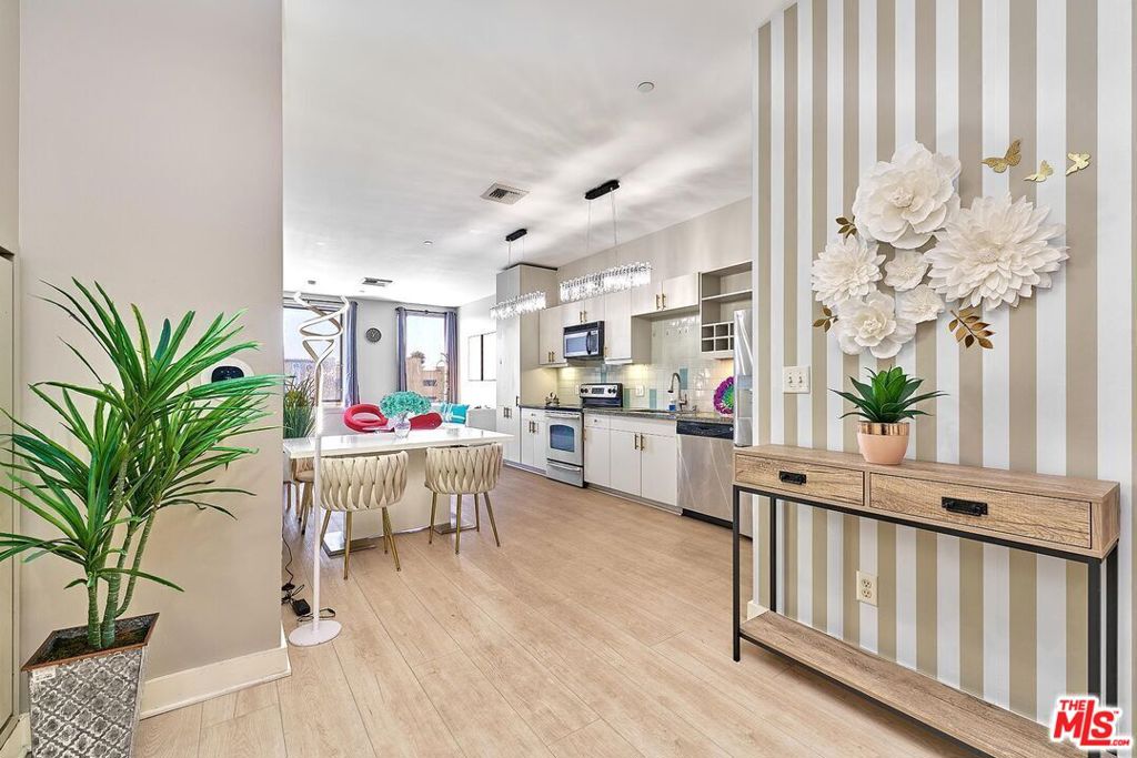 3810 Wilshire Boulevard 408, Los Angeles, CA 90010 — photo 1