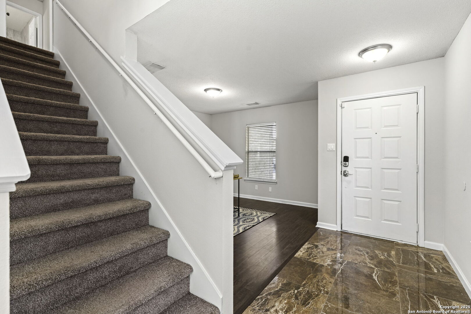 13567 Hickory Legend, , 78247 — photo 1