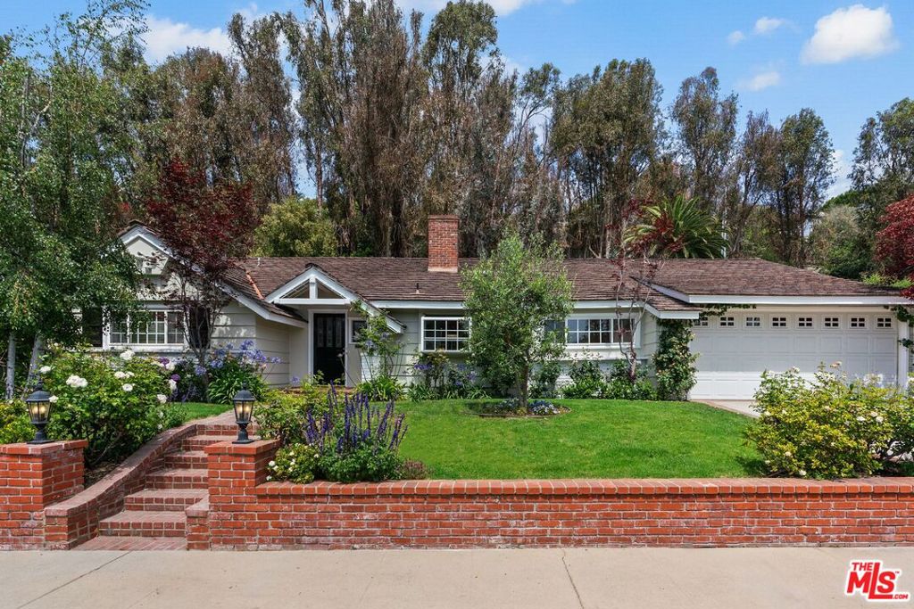 1401 Jonesboro Drive, Los Angeles, CA 90049 — photo 1
