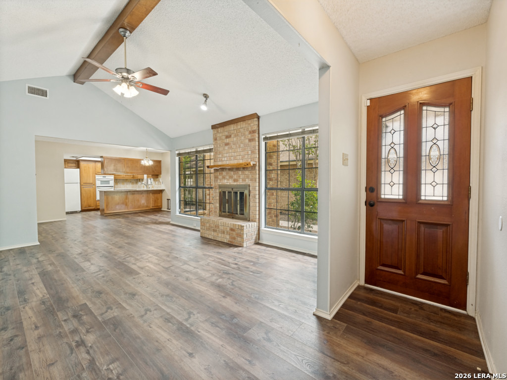 812 ROBERT DERRICK DR, , 78154 — photo 1