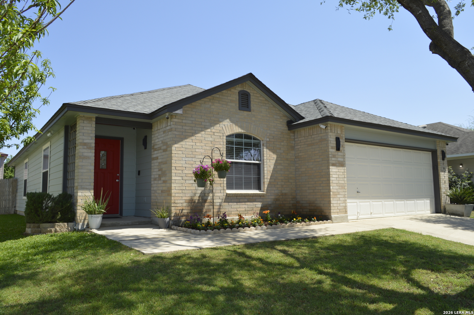 16238 GALLOPING OAK KNL, Selma, TX 78154 — photo 1