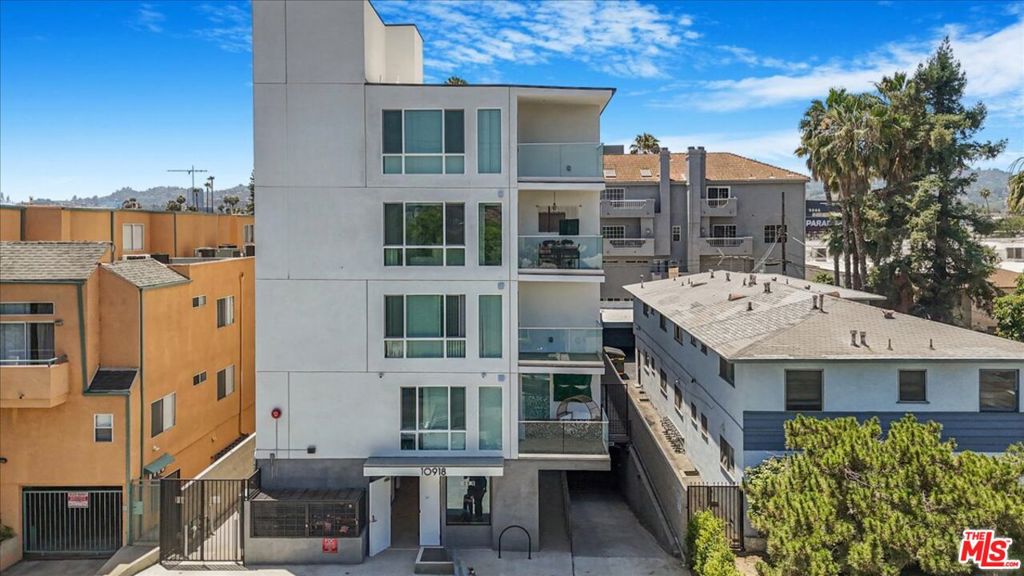 10918 Camarillo Street, North Hollywood, CA 91603 — photo 1