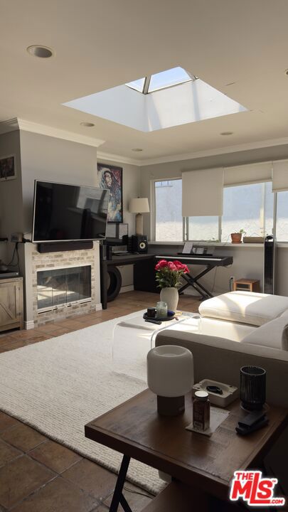 938 Palm Avenue 203, West Hollywood, CA 90069 — photo 1