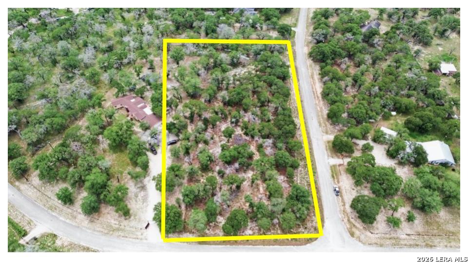 105 Scenic Oak Dr, Floresville, TX 78114 — photo 1
