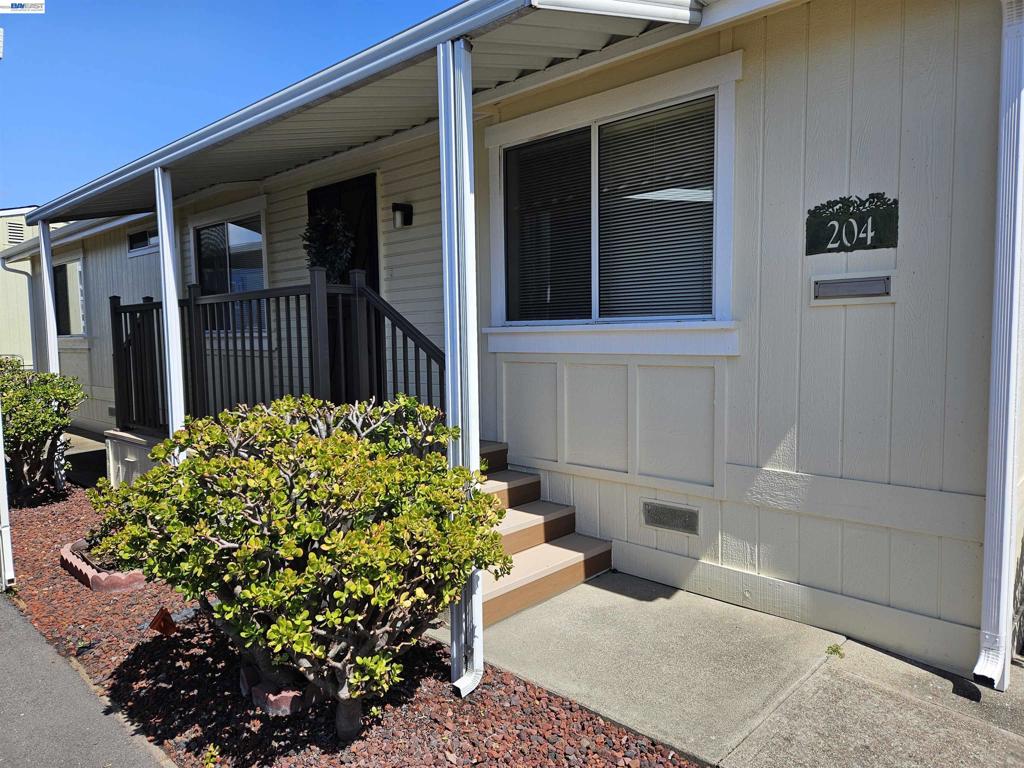 1200 W Winton Ave, Hayward, CA 94545 — photo 1