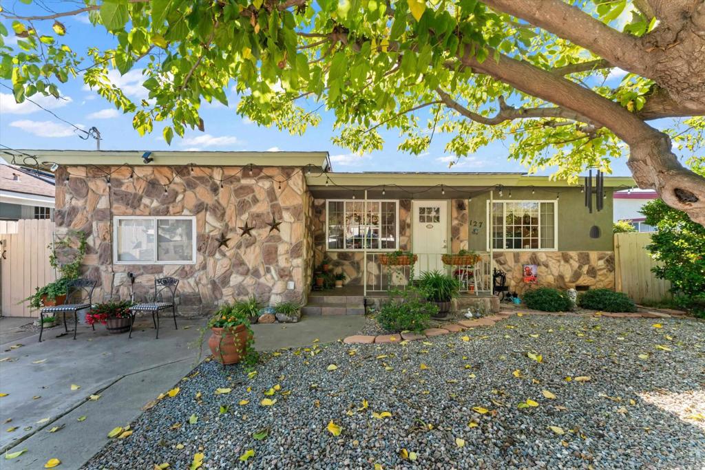 127 W 11th, Escondido, CA 92025 — photo 1