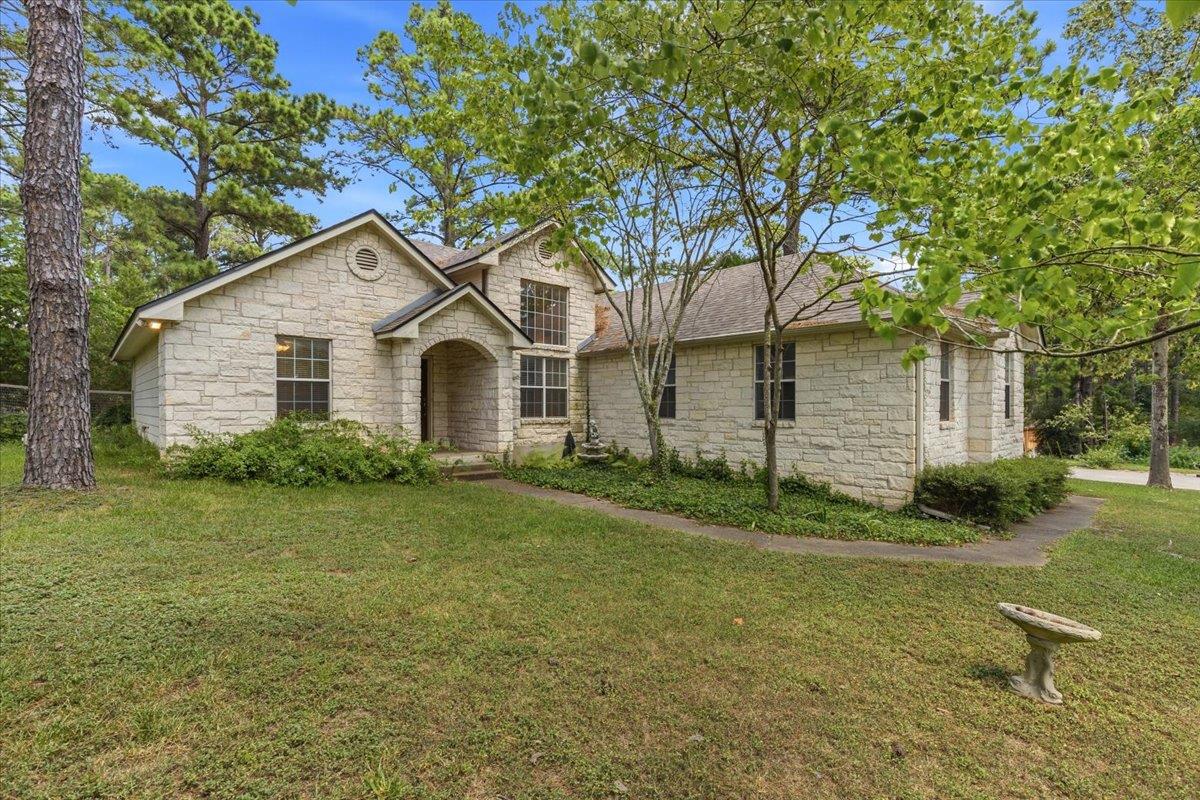 243 Pine View, Bastrop, TX 78602 — photo 1