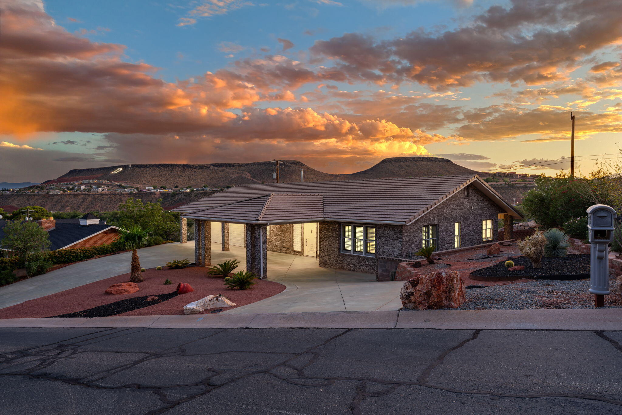 339 W Sandstone CIR, St George, UT 84770 — photo 1