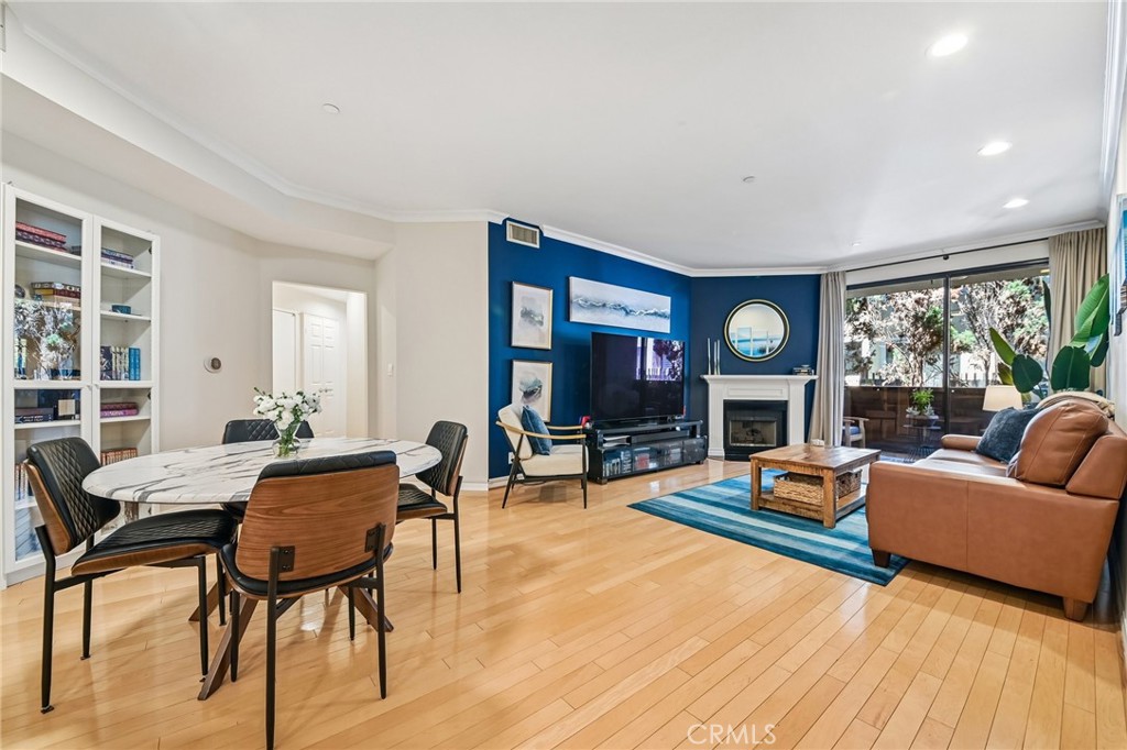 12000 Goshen Avenue 203, Los Angeles, CA 90049 — photo 1