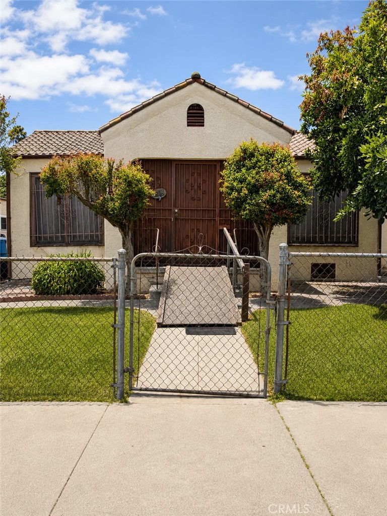3045 Field Avenue, Los Angeles, CA 90016 — photo 1