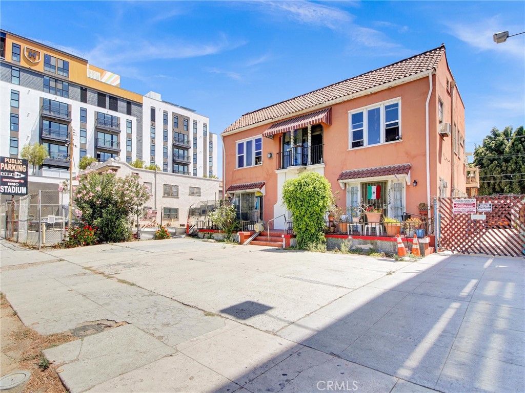3830 S Figueroa Street, Los Angeles, CA 90037 — photo 1