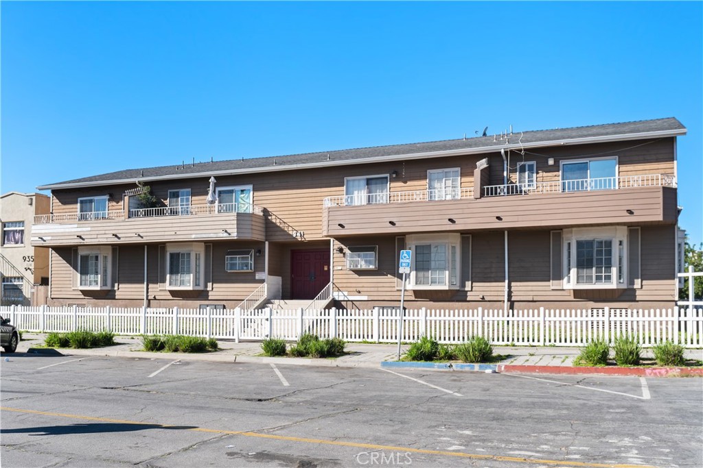 941 Elm 16, Long Beach, CA 90813 — photo 1